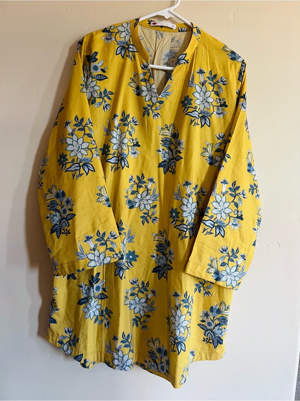 Yellow Floral Khaadi 2 piece dress Indian Pakistani dress Farshi shalwar set - Picture 5 of 6